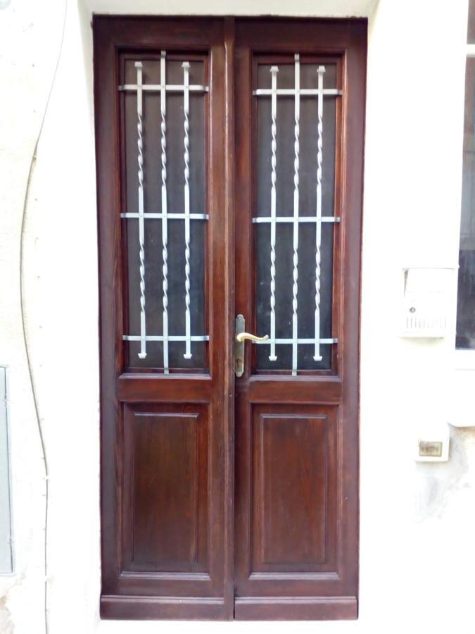 דירות ורבאניה Eliya'S Place מראה חיצוני תמונה